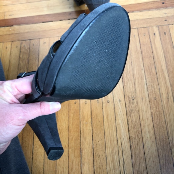 Ann Taylor Loft T Strap Suede Heels - size 8 - Picture 6 of 8